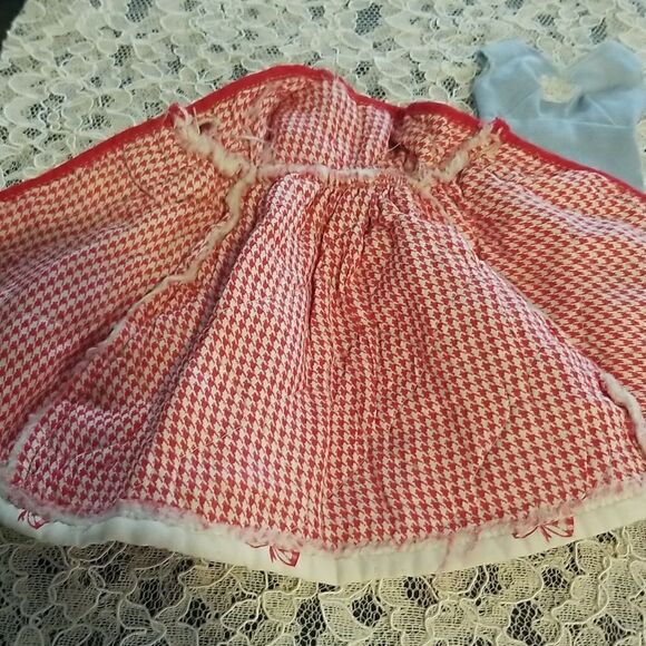 Mixed Lot of vintage Barbie and clone Doll Clothes. - Picture 5 of 16